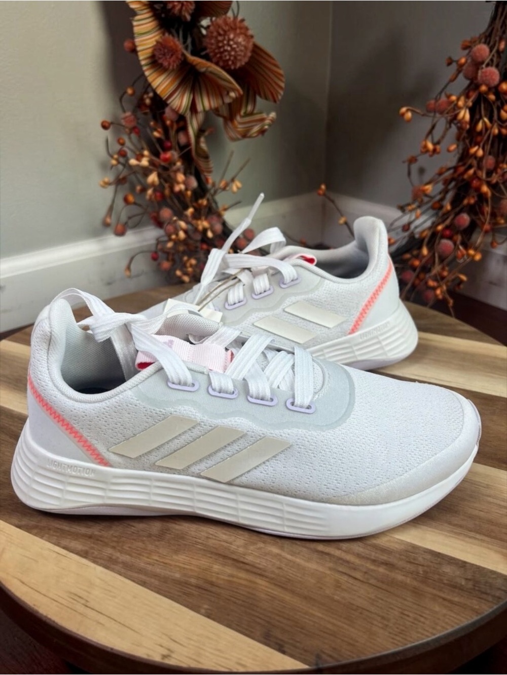 Adidas Women's Racer Sport Running Shoe Sz 5.5US White/Purple Tint/Red GW4842